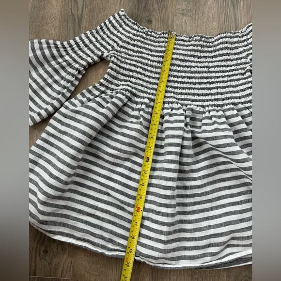 C&C California Smocked Bell Sleeve Striped 100% Linen Top Medium - Picture 6 of 8